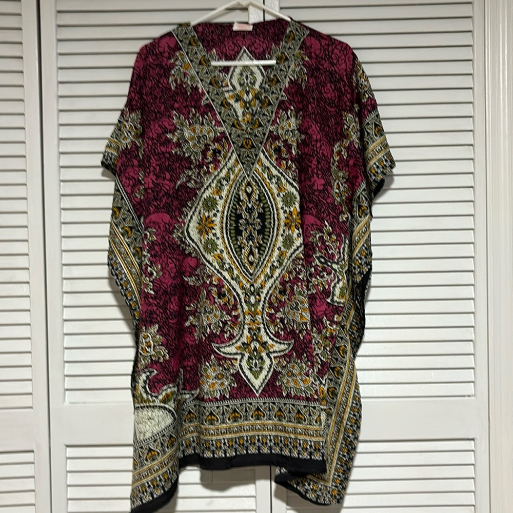 Elegant Women's Swim Cover-Up in Black and Pink